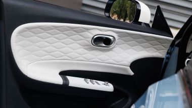 Dongfeng Box, la finitura del pannello porta