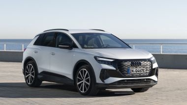 Audi Q4 e-tron Custom edition, vista 3/4 anteriore