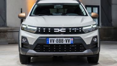 Dacia Jogger 2026, un volto nuovo