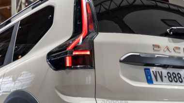 Dacia Jogger 2026, i nuovi fari posteriori