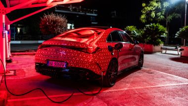 Mercedes CLA 250+ sul GRA: il test è in notturna per evitare la variabile traffico