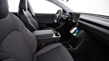 Tesla Model Y Standard, interni in tessuto