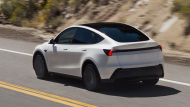 Tesla Model Y Standard sbarca anche in Italia