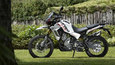 Moto Morini Alltrhike, la sella è a 840 mm da terra e la distanza tra motore e suolo è di 215 mm