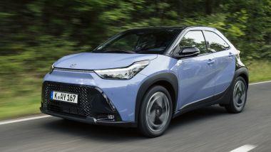 Toyota Aygo X Hybrid, via alle vendite