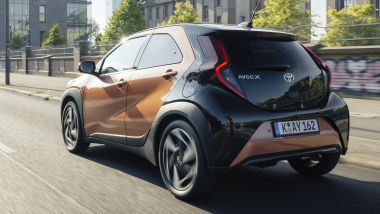 Toyota Aygo X Hybrid, 116 CV di potenza di sistema