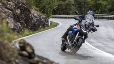 Comparativa globetrotter, Ducati vs Honda vs Guzzi: la Stelvio è piacevolissima quando guidata in modo ''rotondo''