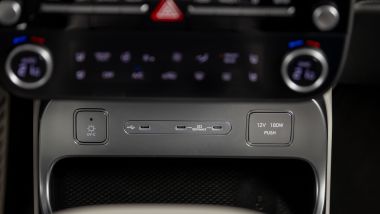 Hyundai Ioniq 9, prese di ricarica