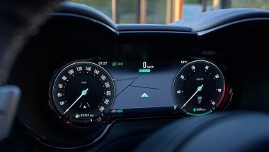 Nuova Alfa Romeo Tonale: il cruscotto a cannocchiale con display da 12,3''