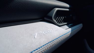 Nuova Honda Prelude 2026, il nome ricamato sulla plancia