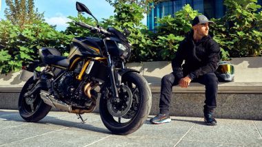 Kawasaki Z650 S 2026, l'aspetto è più grintoso e simile a quello della sorella Z900