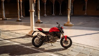 Nuovo Ducati Monster 2026: vista laterale