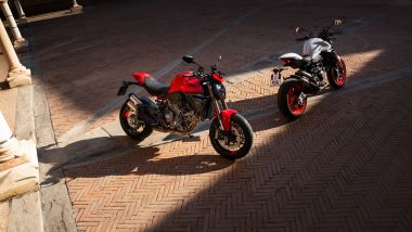 Nuovo Ducati Monster 2026: le due colorazioni disponibili