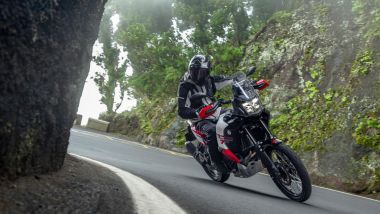 Yamaha Ténéré World Raid 2026, ci sono nuovi tubi freno in treccia metallica