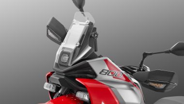 QJ Motor SRT 800 RX 2026, il parabrezza è regolabile in altezza