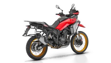 QJ Motor SRT 450 RX 2026, il ''mono'' è completamente regolabile