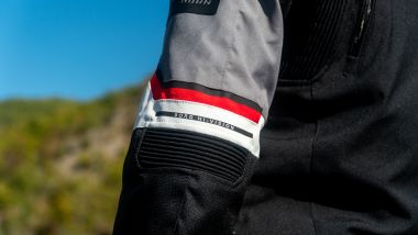 Rebelhorn Borg 2, gli inserti stretch garantiscono una vestibilità comoda e grande libertà di movimento