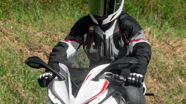 Rebelhorn Borg 2, può essere abbinata anche a moto grintose