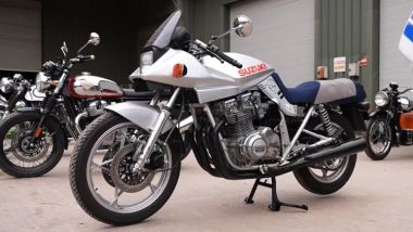 Richard Hammond mostra la sua strepitosa collezione di moto, tra le quali una splendida Suzuki Katana