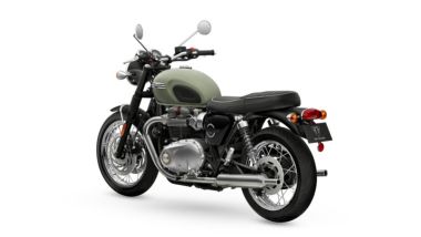 Bonneville T120 e T120 Black 2026, il colore Stone Grey è il solo dei tre disponibili che non prevede sovrapprezzo