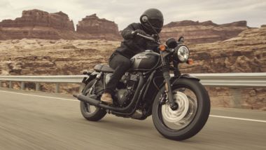 Bonneville T120 e T120 Black 2026, arrivano modalità di guida e aiuti di guida sensibili all'inclinazione