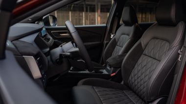 Nissan Qashqai e-Power 2026, i sedili anteriori