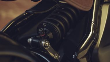 Triumph Bonneville Bobber 2026, l'ammortizzatore regolabile, azionato tramite leveraggio
