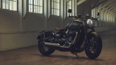 Triumph Bonneville Bobber 2026, in evidenza il nuovo faro anteriore a LED
