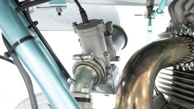 Una Ducati 750SS è stata venduta all'asta per una cifra record; qui, un carburatore Dell'Orto