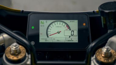 Yamaha XSR900 GP 2026, il display TFT