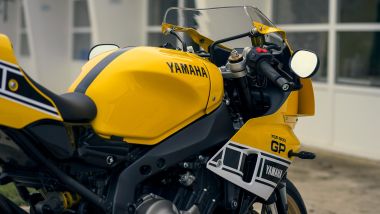 Yamaha XSR900 GP 2026, le sovrastrutture hanno forme ispirate a quelle delle moto da Gran Premio degli anni Settanta e Ottanta