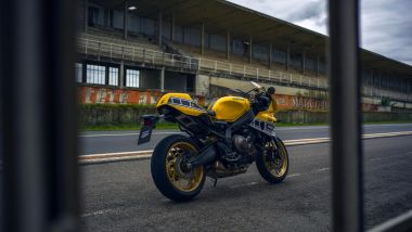 Yamaha XSR900 GP 2026, nasce sulla base della naked sportiva MT-09
