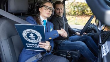 Kia PV5 Cargo riceve l'attestato di record