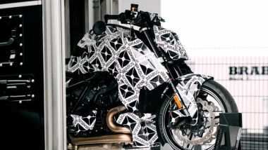 Brabus 1400 R 2026, avvistato il prototipo. È logico supporre che sarà su base 1390 Super Duke R