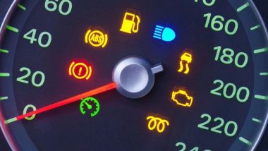 Spie accese sul quadro strumenti