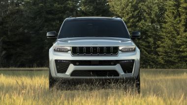 Jeep Grand Cherokee 2026, la nuova griglia