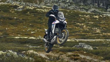 La Honda XL750 Transalp 2026 sarà disponibile solo con E-Clutch