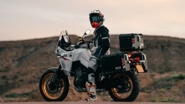 Kove 800X GT, il tris di borse è optional