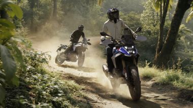 BMW F 450 GS 2026, 180 mm di escursione per le ruote