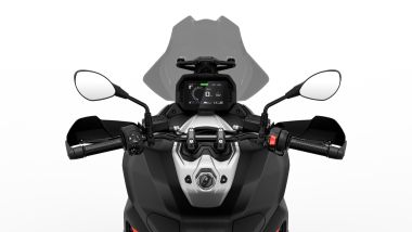 Aprilia SR GT 400 2026, il ponte di comando con strumento TFT