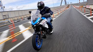 Suzuki SV-7GX 2026, fanaleria full LED