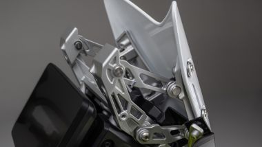 Benelli TRK 902 la cerniera per regolare il parabrezza