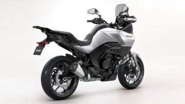 Norton Atlas GT, vista 3/4 posteriore