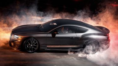 V8 biturbo, trazione posteriore, feeling sportivo vero