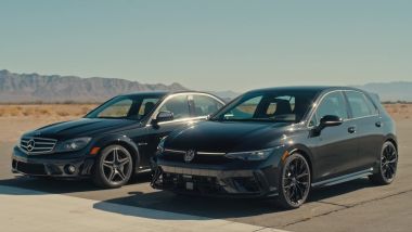 Scopri l'intruso: tra i V8 si insinua una Golf R a 4 cilindri