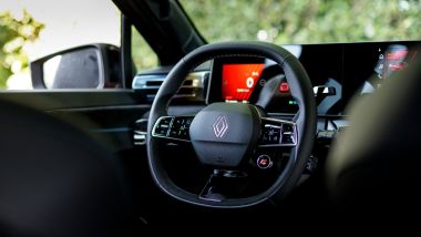 Renault Clio 2026, il volante