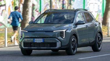 Kia Stonic 2026 è il solito baby SUV maneggevole