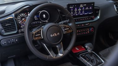 Kia Xceed 2025 Special Edition, volante e strumentazione