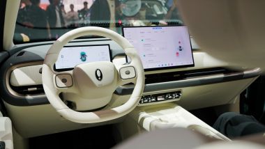 GWM Ora 5 SUV, volante e strumentazione