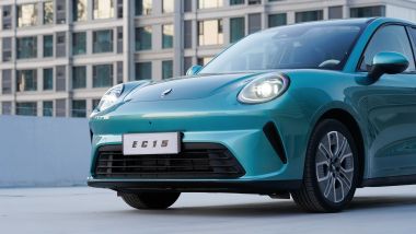 GWM Ora 5 SUV, luci tonde e cerchi da 18''